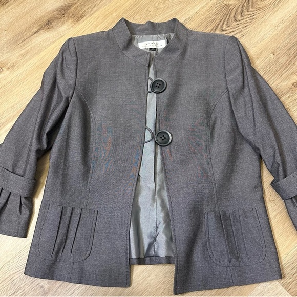 Tahari Grey Bell Sleeve Feminine Jacket size 8 - Picture 6 of 6
